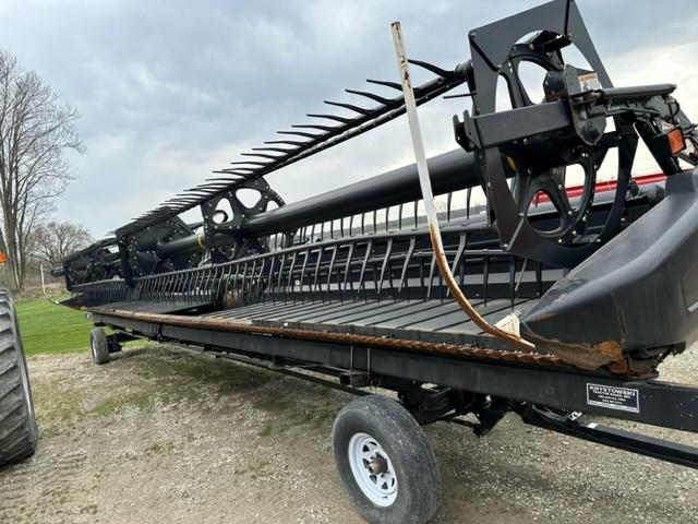 2011 MacDon FD70 Equipment Image0